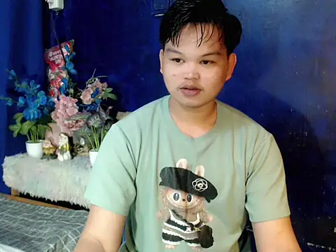 Snapshot of Reynelcock chatting on 02.24.26 Reynelcock online show from 02.24.26