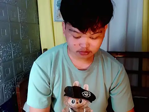 Snapshot of Reynelcock chatting on 02.25.26 Reynelcock online show from 02.25.26