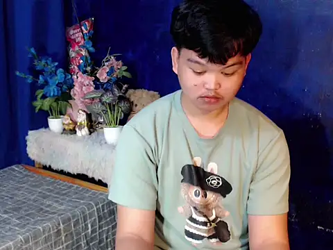 Snapshot of Reynelcock chatting on 02.26.26 Reynelcock online show from 02.26.26