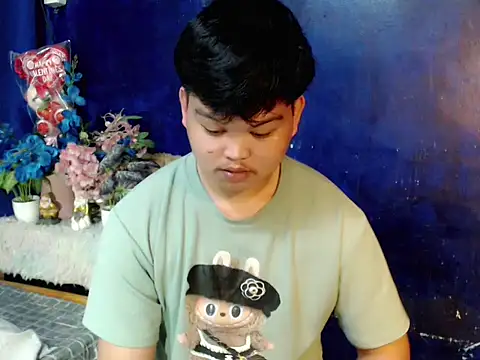 Snapshot of Reynelcock chatting on 02.27.26 Reynelcock online show from 02.27.26