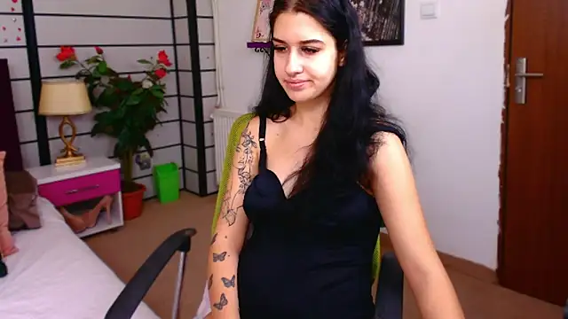 SarraRay online show from 01.15.26