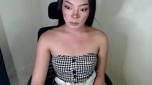 Snapshot of yourhotfuckingvanessa chatting on 10.15.25 yourhotfuckingvanessa online show from 10.15.25