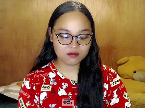  Lylia online show from 10.31.25