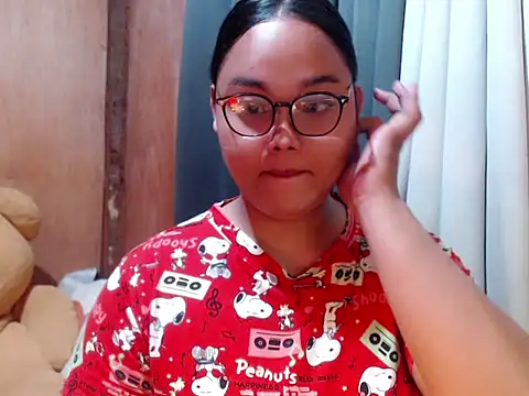  Lylia online show from 12.19.25