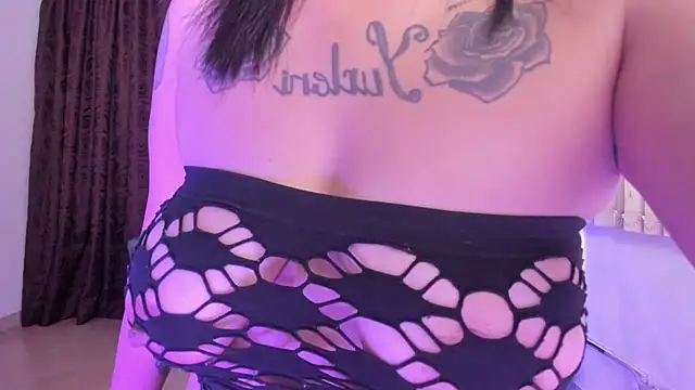 Snapshot of Dantzel_ chatting on 11.13.25 Dantzel online show from 11.13.25