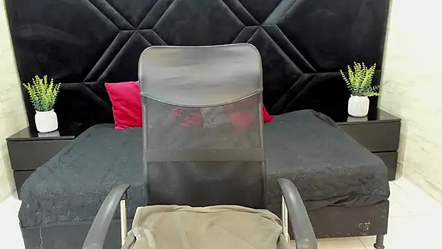 Dantzel  online show from 01.07.26