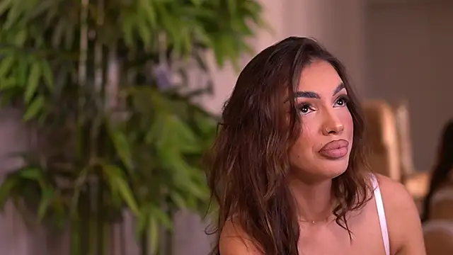 Snapshot of KendalJolly chatting on 11.29.25 KendalJolly online show from 11.29.25