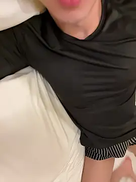 Snapshot of gochu1004 chatting on 11.30.25 gochu1004 online show from 11.30.25