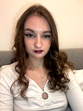 AdelinaEmber online show from 11.04.25