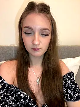 AdelinaEmber online show from 11.16.25