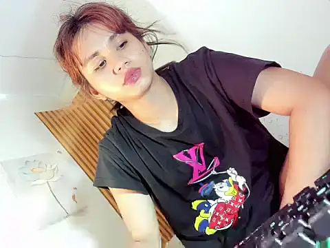 Snapshot of Ts_morena chatting on 11.19.25 Ts morena online show from 11.19.25