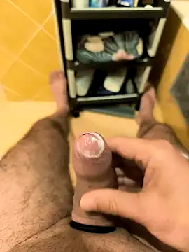 Snapshot of mariopene25 chatting on 09.15.25 mariopene25 online show from 09.15.25