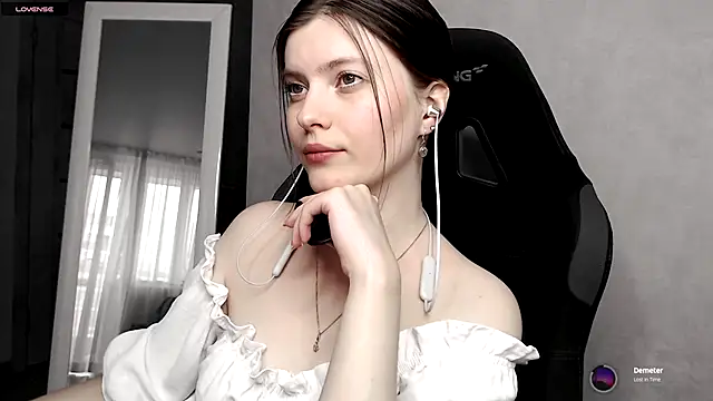 cute elfy  online show from 09.09.25