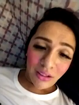 Snapshot of enoria1992 chatting on 04.17.26 enoria1992 online show from 04.17.26