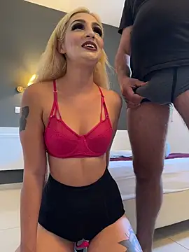 Snapshot of sexycouples35 chatting on 10.10.25 sexycouples35 online show from 10.10.25