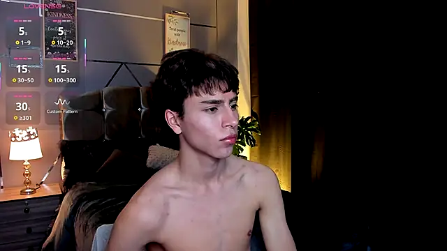 Snapshot of Christopher_77 chatting on 10.03.25 Christopher 77 online show from 10.03.25