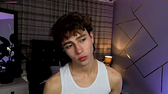 Snapshot of Christopher_77 chatting on 10.10.25 Christopher 77 online show from 10.10.25