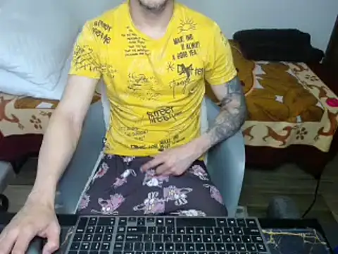 Snapshot of bossking017 chatting on 02.03.25 bossking017 online show from 02.03.25