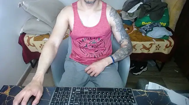 Snapshot of bossking017 chatting on 03.15.25 bossking017 online show from 03.15.25