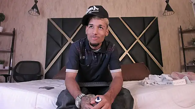 Thiagoferreti online show from 09.10.25