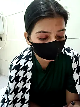 Snapshot of Hot_Jaanvi_ chatting on 11.15.25 Hot Jaanvi online show from 11.15.25