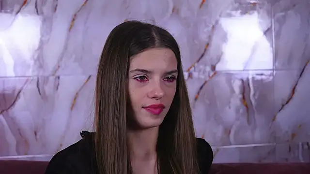 sukie spooky online show from 10.04.25