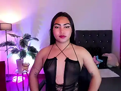 Unique Maya online show from 04.15.26