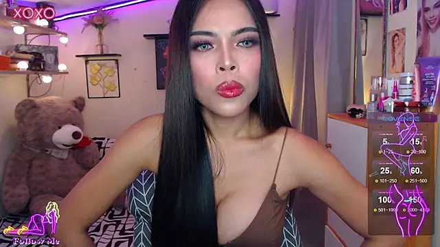 izabella moore online show from 05.18.26