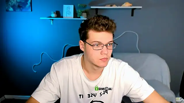 Snapshot of lucas_long_ chatting on 10.20.25 lucas long online show from 10.20.25