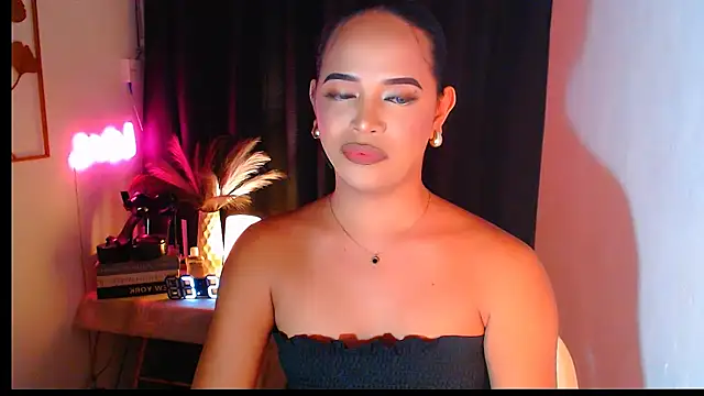 Snapshot of Lorainnelustts chatting on 11.27.25 Lorainnelustts online show from 11.27.25