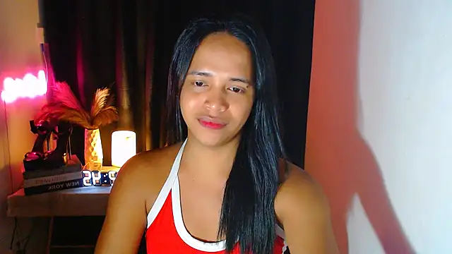 Snapshot of Lorainnelustts chatting on 12.01.25 Lorainnelustts online show from 12.01.25