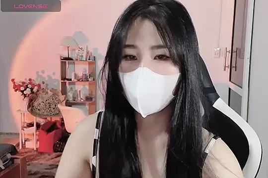 Snapshot of ___Daisy___ chatting on 09.08.25 Daisy online show from 09.08.25