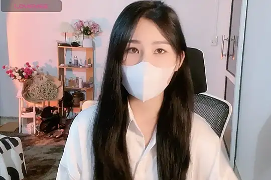 Snapshot of ___Daisy___ chatting on 10.11.25 Daisy online show from 10.11.25