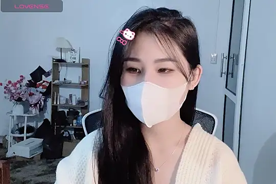 Snapshot of ___Daisy___ chatting on 11.02.25 Daisy online show from 11.02.25