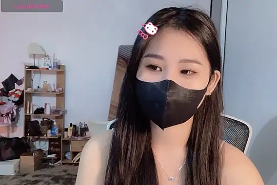 Snapshot of ___Daisy___ chatting on 11.10.25 Daisy online show from 11.10.25