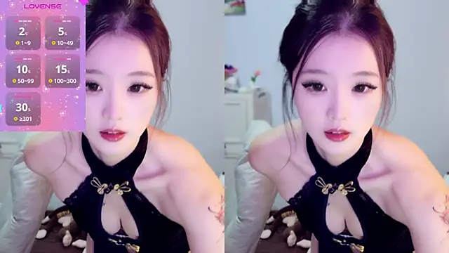 Snapshot of manman-01 chatting on 11.25.25 manman-01 online show from 11.25.25