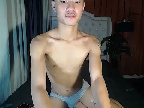 Snapshot of ur_little_secret chatting on 03.13.26 ur little secret online show from 03.13.26