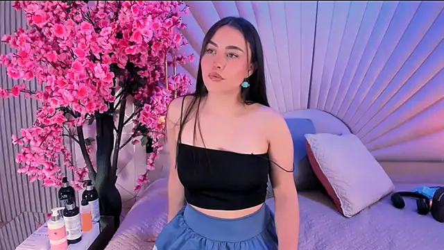 HannaCollins  online show from 03.27.26