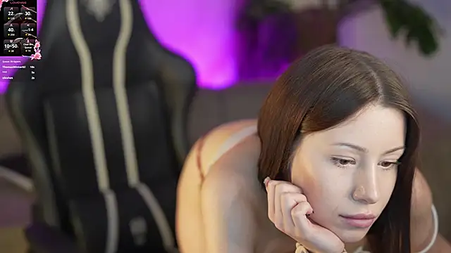 Selena Glow online show from 10.21.25