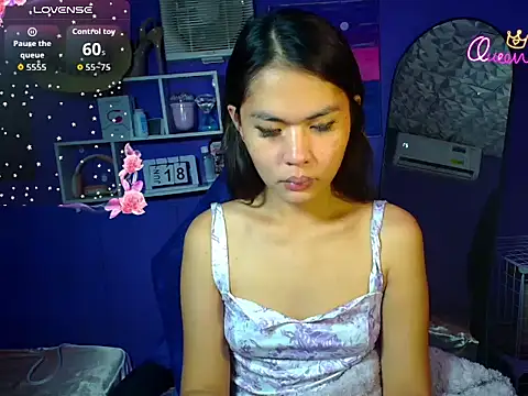 Snapshot of urgirljane chatting on 06.18.26 urgirljane online show from 06.18.26