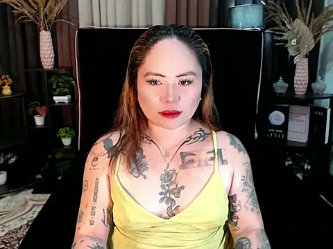 Snapshot of EstellaStarXxx chatting on 04.27.26 EstellaStarXxx online show from 04.27.26
