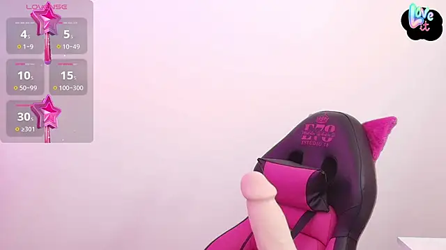 Snapshot of Sweett_m00n chatting on 11.06.25 Sweett m00n online show from 11.06.25