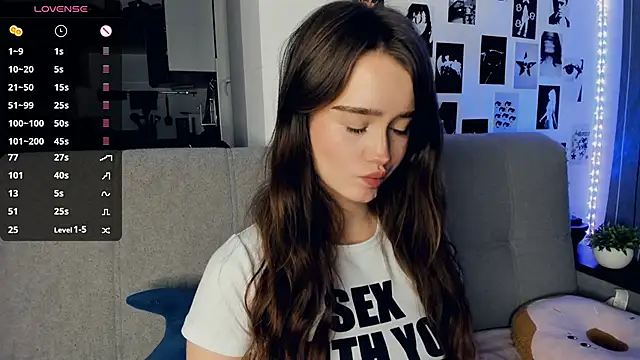 lovelyalivia online show from 12.02.25