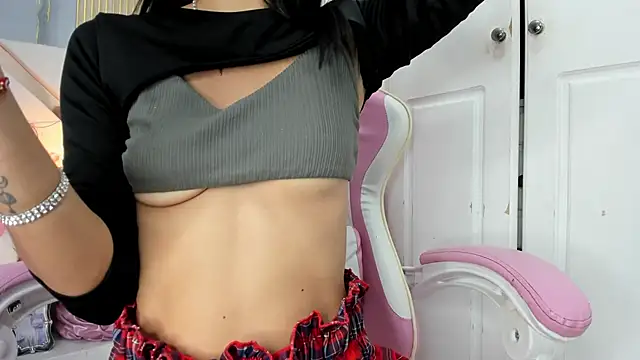 Mhia Sweet  online show from 09.30.25