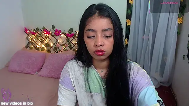 Snapshot of Angie_Lee01 chatting on 09.18.25 Angie Lee01 online show from 09.18.25