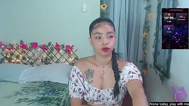 Snapshot of Angie_Lee01 chatting on 11.14.25 Angie Lee01 online show from 11.14.25