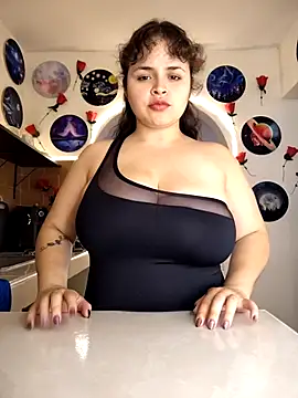 Snapshot of SeleneLuminari8 chatting on 09.18.25 SeleneLuminari8 online show from 09.18.25