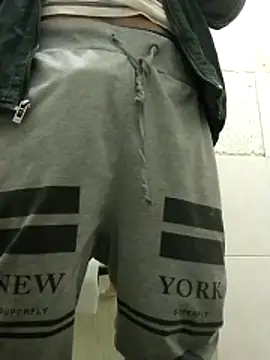 Snapshot of Luk909090 chatting on 11.08.25 Luk909090 online show from 11.08.25