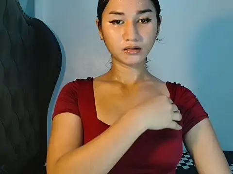 Snapshot of lava_lux chatting on 06.19.26 lava lux online show from 06.19.26