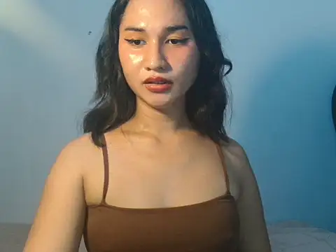Snapshot of lava_lux chatting on 07.18.26 lava lux online show from 07.18.26